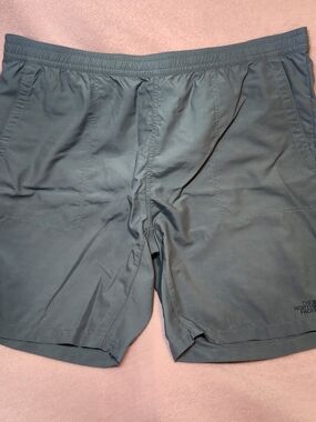 The North Face Men’s Grey Performance Shorts Size XXL
